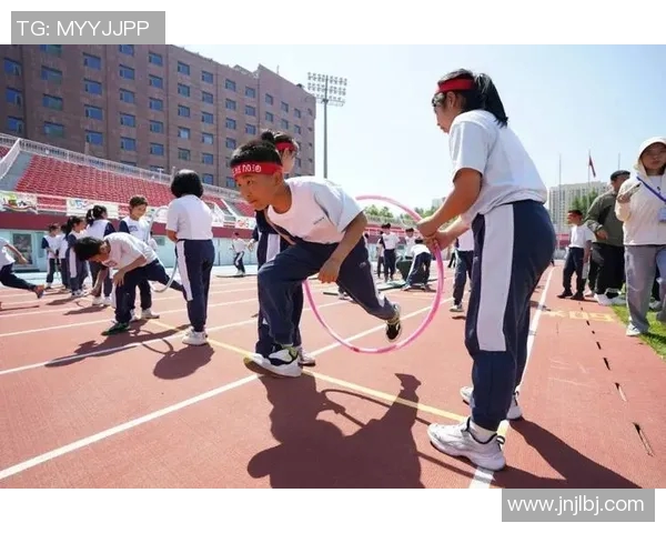 以运动场为核心,探索校园体育设施对学生身心健康发展的积极影响 以运动场为核心,探索校园体育设施对学生身心健康发展的积极影响