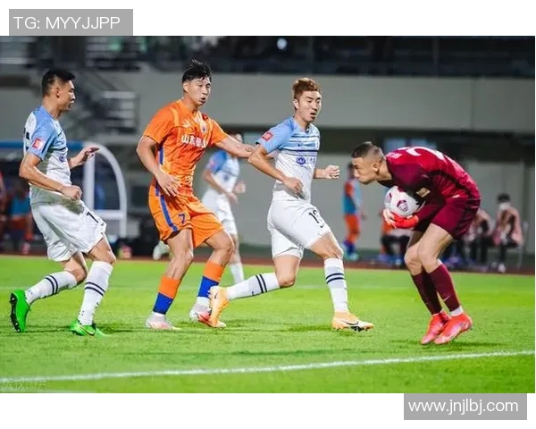 广州网球队战术之争引发热议球迷与专家各抒己见 广州网球队战术之争引发热议球迷与专家各抒己见