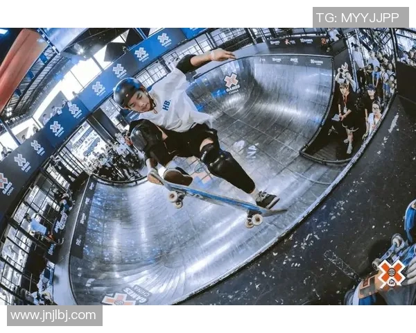 西安滑板队勇闯极限运动世界杯展现逆袭精神与团队风采