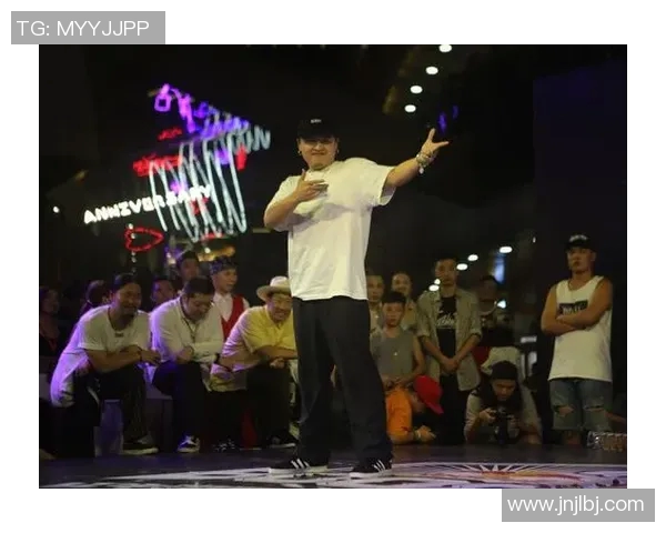 南京街舞队在世界攀岩锦标赛中以88分稳居积分榜首位 南京街舞队在世界攀岩锦标赛中以88分稳居积分榜首位